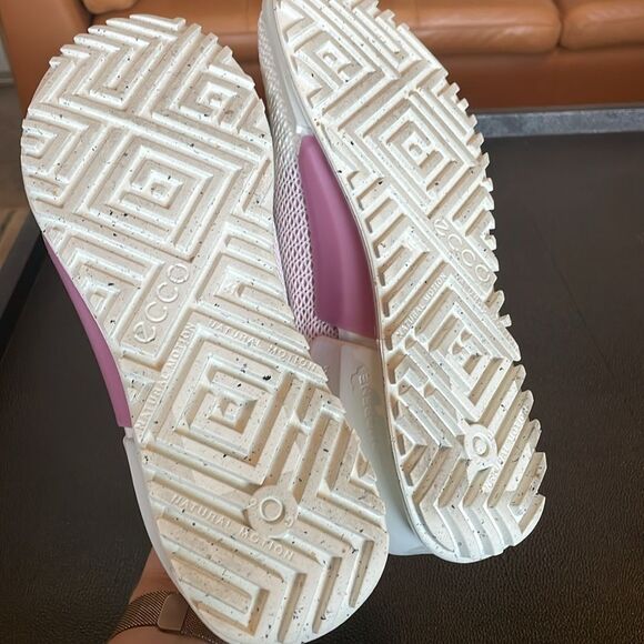 Ecco Biom 2.0 Phorene cream/ pink sneakers size 10-10.5 - Picture 4 of 8